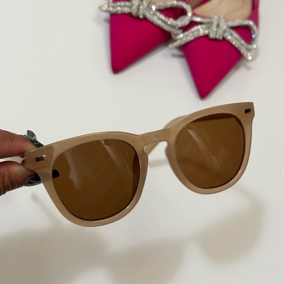 BRAND NEW WOMEN’S BROWN SUNGLASSES - Picture 4 of 7